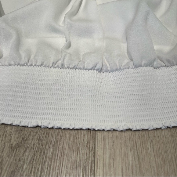 Bebe Sheer Sleeve White Blouse - Size M - Picture 10 of 10